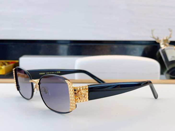 Picture of Versace Sunglasses _SKUfw80049159fw